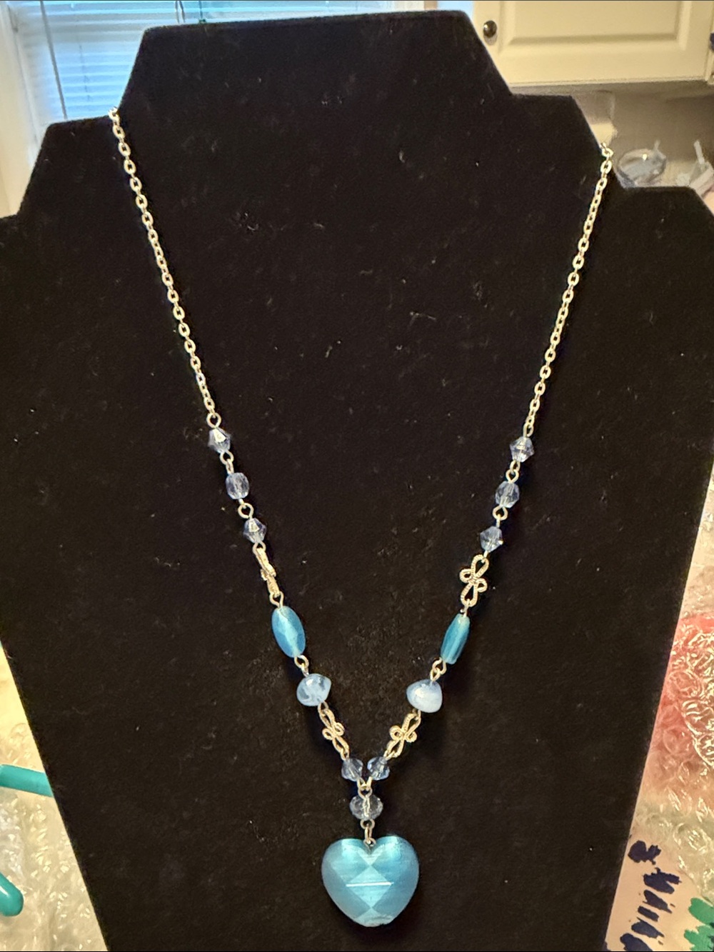 Vintage Heart Pendant Necklace silver - tone Women w/20” extend small chip tip